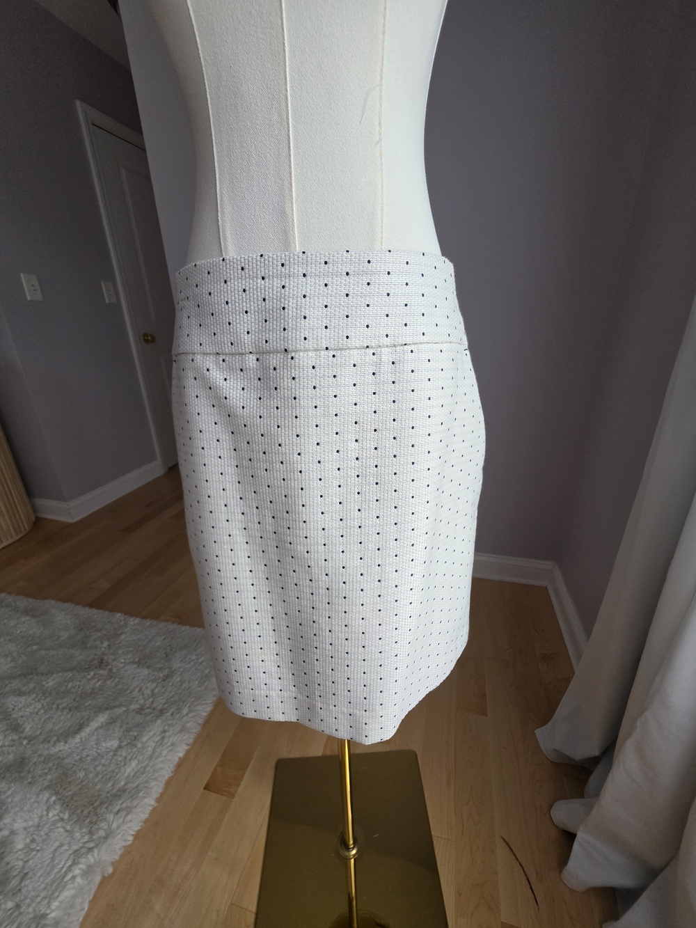Ann Taylor White Pencil Skirt with Black Microdots